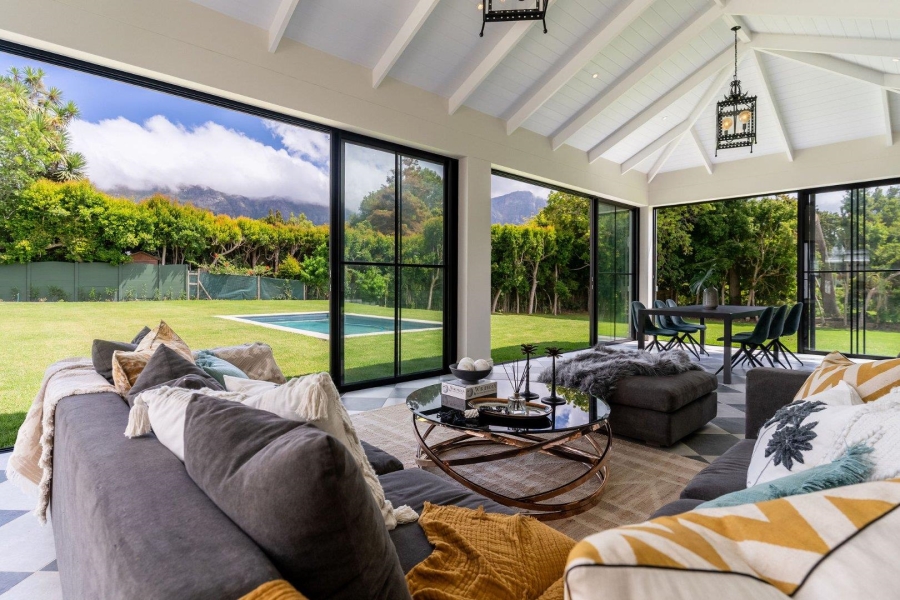 5 Bedroom Property for Sale in Constantia Western Cape